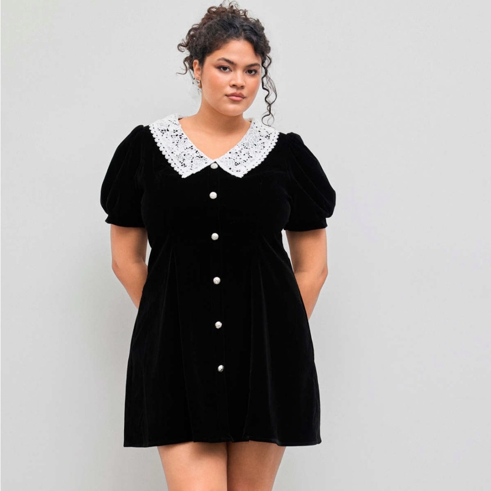Cider Black Velvet Dress with White Lace Collar